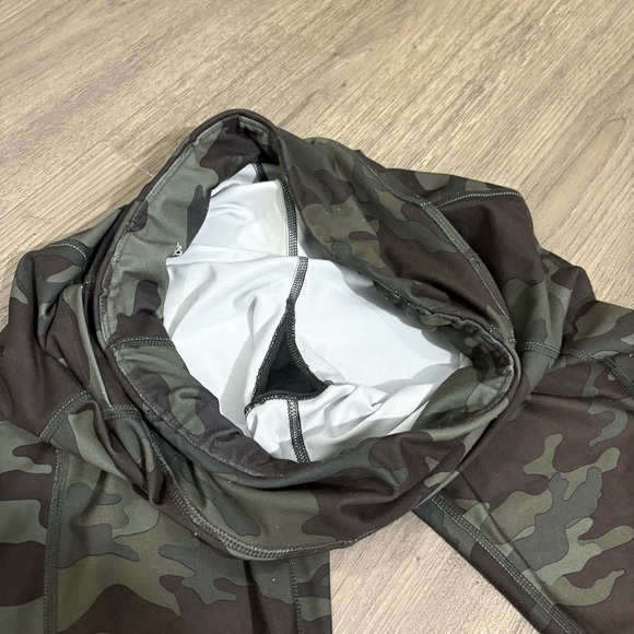 Camo Print Green Brown Leggings Side Pockets Size M - Picture 8 of 9